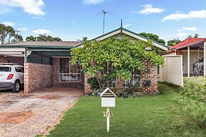StayAU Cozy 3BR Suburban Ingleburn