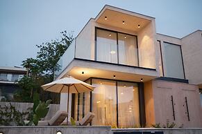 Greenvale Park Villas by Coastalbliss