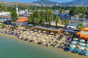 Halikarya Hotel & Restaurant Beach