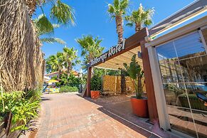 Halikarya Hotel & Restaurant Beach