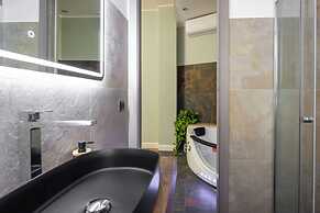 Aurelia Garden Suite