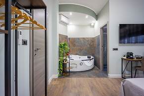 Aurelia Garden Suite