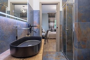 Aurelia Garden Suite