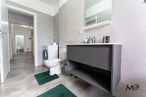 MoHost Dynamic - Modern 2BR Apartment