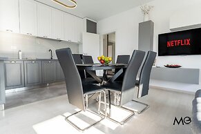 MoHost Dynamic - Modern 2BR Apartment