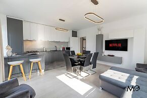 MoHost Dynamic - Modern 2BR Apartment