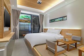 Flowing River Hot Spring Resort