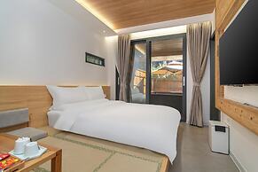 Flowing River Hot Spring Resort