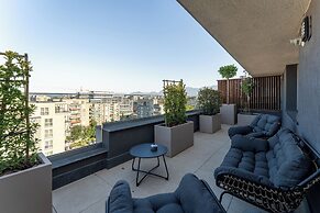 MoHost Valcom - Luxury Skyline Penthouse