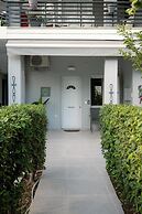 Peacock's Apartments