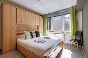 Light-filled Apartment With Lateral sea View