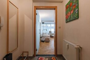 Light-filled Apartment With Lateral sea View