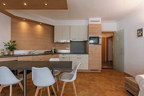 Light-filled Apartment With Lateral sea View