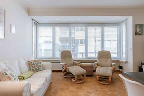 Light-filled Apartment With Lateral sea View