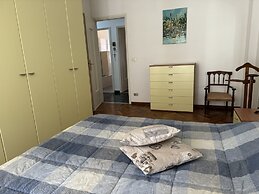 Central Square Apartment by Wonderful Italy