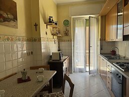 Central Square Apartment by Wonderful Italy