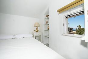 Korifo Old Town by Corfu Escapes