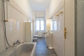Central Square Apartment by Wonderful Italy