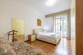 Central Square Apartment by Wonderful Italy