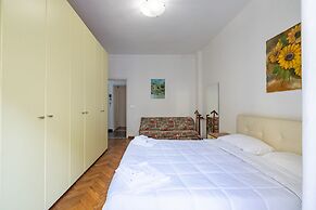 Central Square Apartment by Wonderful Italy