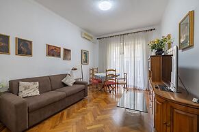 Central Square Apartment by Wonderful Italy