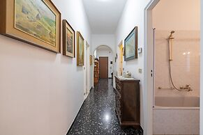 Central Square Apartment by Wonderful Italy