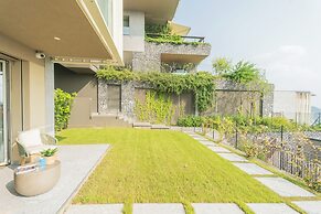 Pureview Luxury Suites, with breakfast & pool by Rent all Como