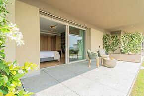 Pureview Luxury Suites, with breakfast & pool by Rent all Como