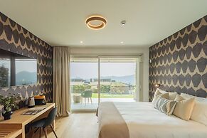 Pureview Luxury Suites, with breakfast & pool by Rent all Como