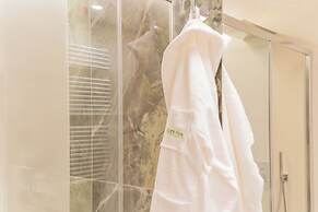 Pureview Luxury Suites, with breakfast & pool by Rent all Como