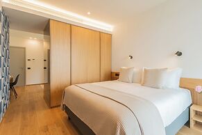 Pureview Luxury Suites, with breakfast & pool by Rent all Como