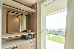 Pureview Luxury Suites, with breakfast & pool by Rent all Como