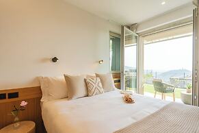 Pureview Luxury Suites, with breakfast & pool by Rent all Como