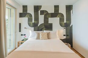 Pureview Luxury Suites, with breakfast & pool by Rent all Como