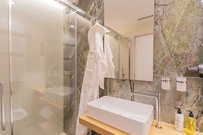 Pureview Luxury Suites, with breakfast & pool by Rent all Como
