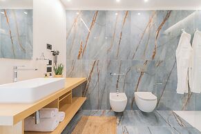 Pureview Luxury Suites, with breakfast & pool by Rent all Como