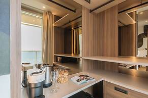 Pureview Luxury Suites, with breakfast & pool by Rent all Como