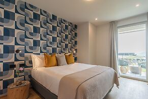 Pureview Luxury Suites, with breakfast & pool by Rent all Como