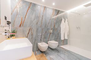 Pureview Luxury Suites, with breakfast & pool by Rent all Como