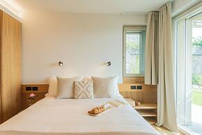 Pureview Luxury Suites, with breakfast & pool by Rent all Como