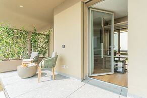 Pureview Luxury Suites, with breakfast & pool by Rent all Como