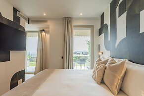 Pureview Luxury Suites, with breakfast & pool by Rent all Como