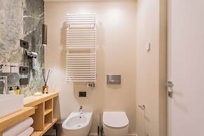 Pureview Luxury Suites, with breakfast & pool by Rent all Como
