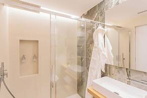Pureview Luxury Suites, with breakfast & pool by Rent all Como