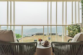 Pureview Luxury Suites, with breakfast & pool by Rent all Como