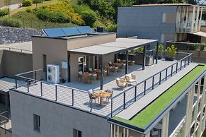 Pureview Luxury Suites, with breakfast & pool by Rent all Como