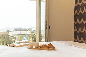 Pureview Luxury Suites, with breakfast & pool by Rent all Como