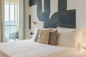 Pureview Luxury Suites, with breakfast & pool by Rent all Como