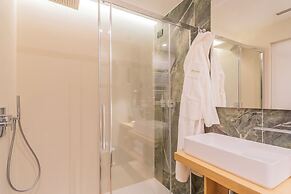 Pureview Luxury Suites, with breakfast & pool by Rent all Como