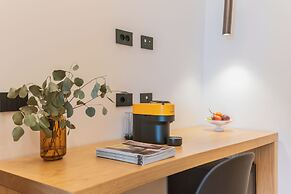 Pureview Luxury Suites, with breakfast & pool by Rent all Como